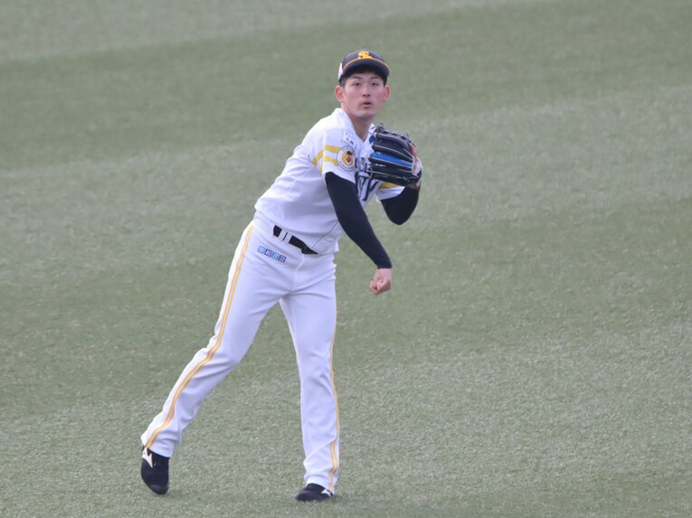 キャッチボールする風間　©Kou Hiroo