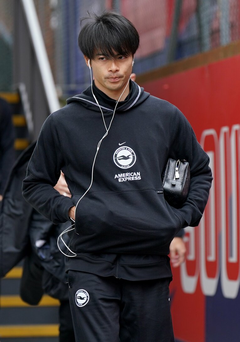 写真はクリスタルパレス戦で。セルハースト・パークに到着した三笘（2／2枚）　©AFLO