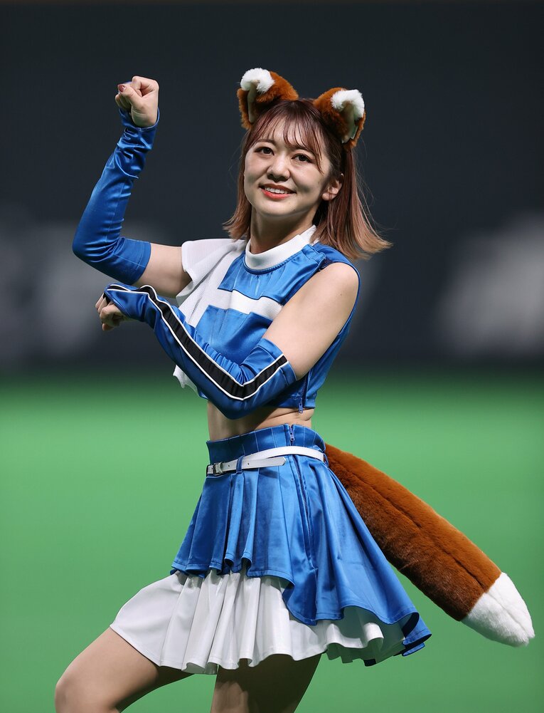 きつねダンス　©JIJI PRESS