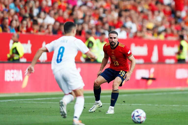 “日本代表が狙うべきスペインの急所”はどこ？ ブスケッツやアセンシオ健在、17歳ガビ急成長で分厚すぎる選手層だが…〈撮影者の証言〉(26)