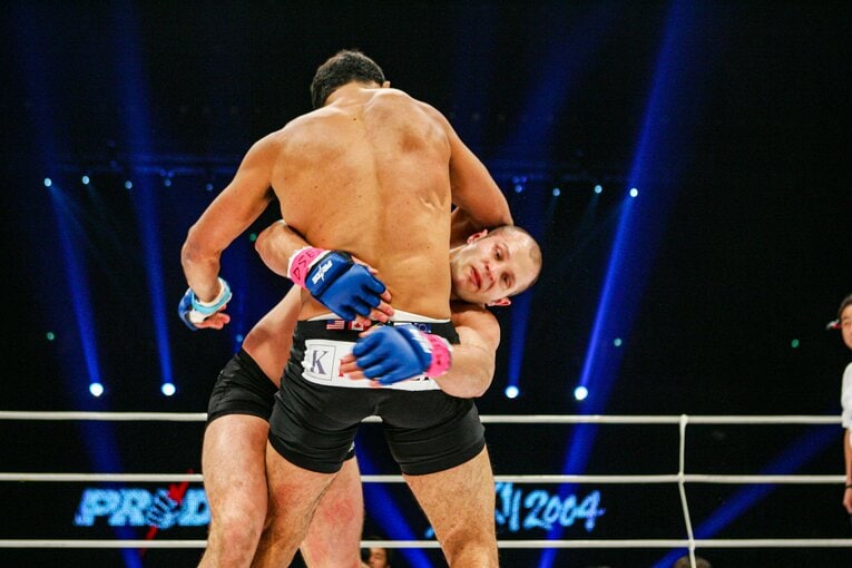 2004年の大晦日、グランプリ決勝を兼ねたPRIDEヘビー級統一王座決定戦としてノゲイラと決着戦