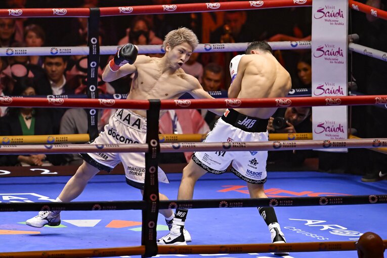 井上尚弥の左ボディ　©Hiroaki Finito Yamaguchi