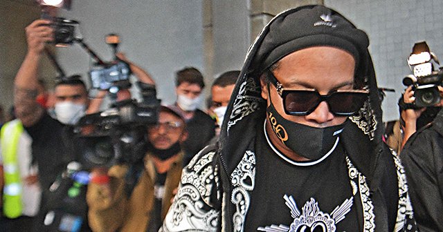 ロナウジーニョ半年ぶり自由の身。ようやくの釈放、出費は1億円超？（3