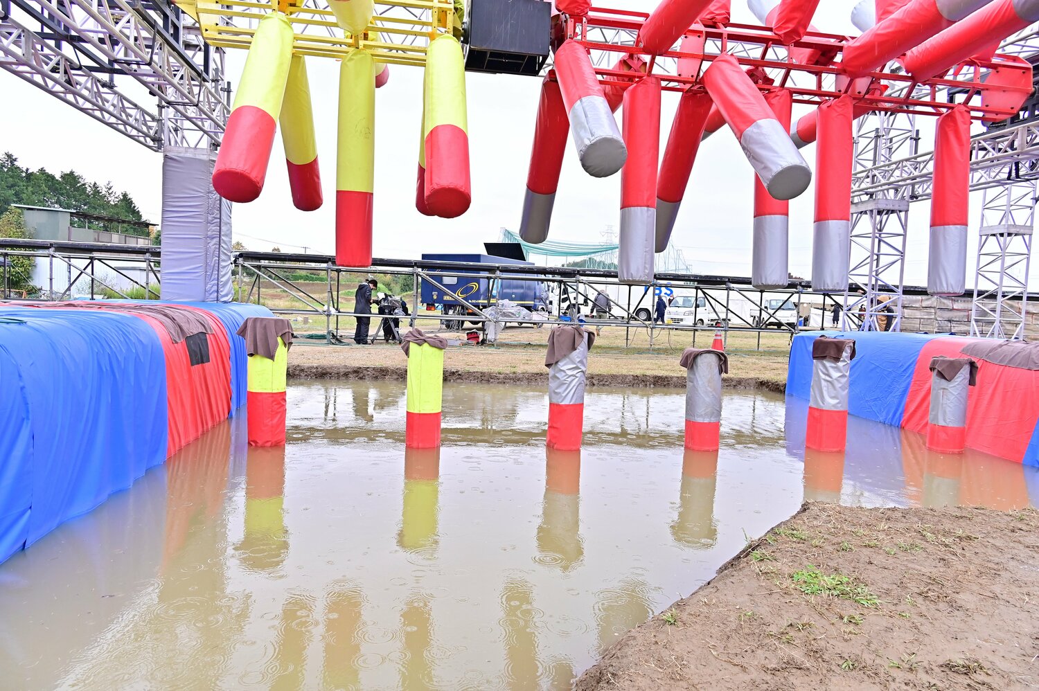 今年のフィッシュボーン。失敗を表現するために、“池ポチャ”は重要な装置だ ©TBS