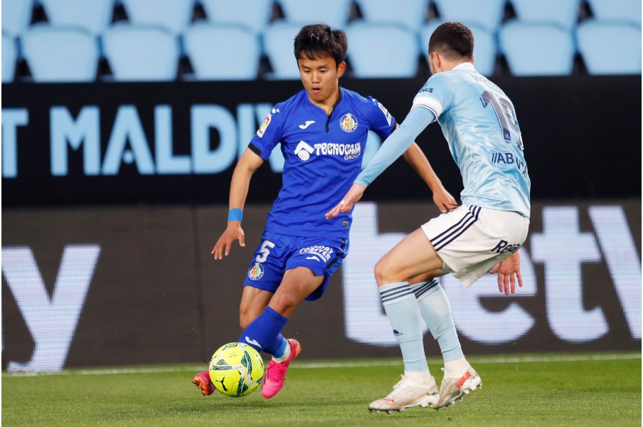 鋭い切り返しで突破を図る久保©Daisuke Nakashima