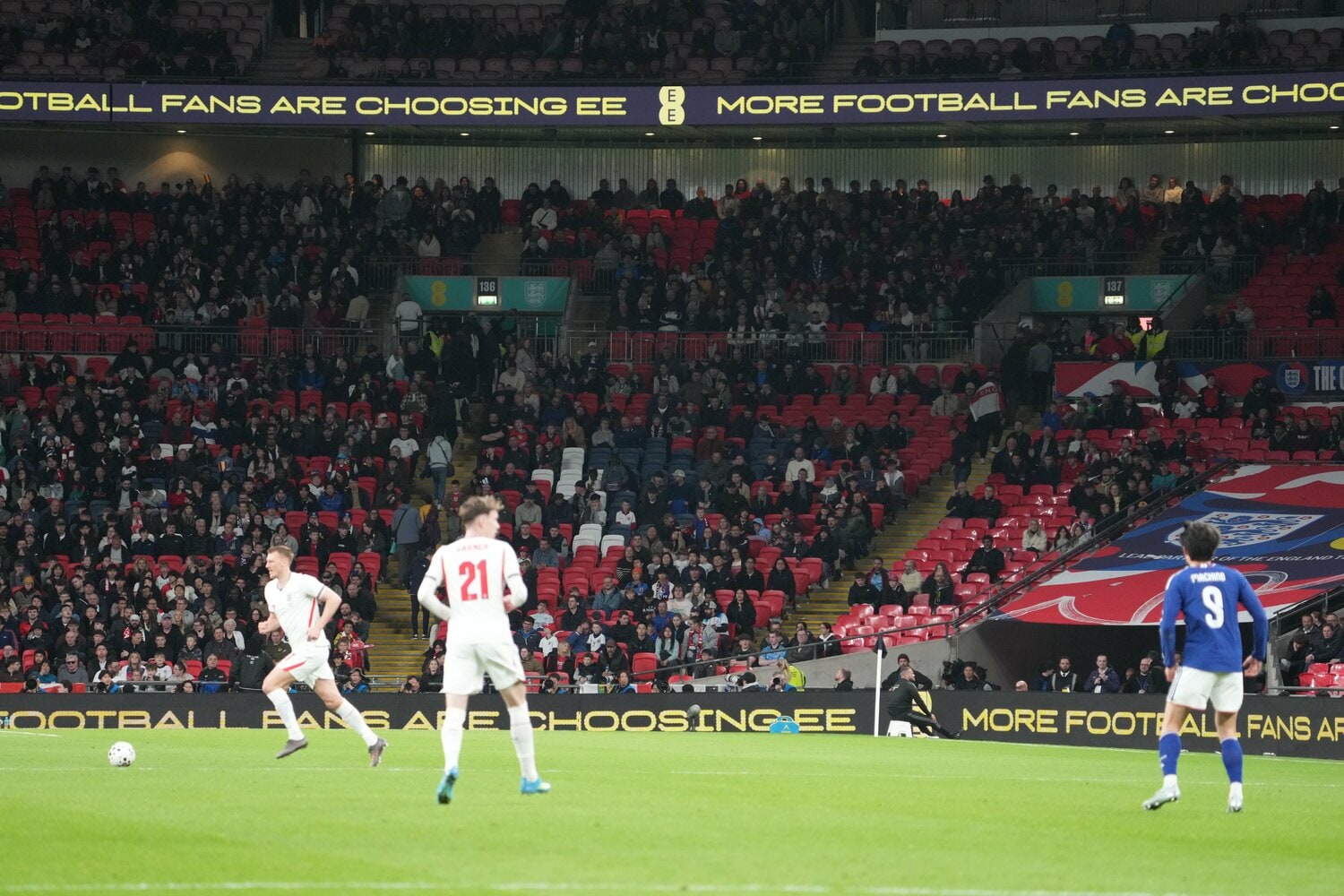 試合終盤、空席が目立ちだしたウェンブリー　©Masashi Hara