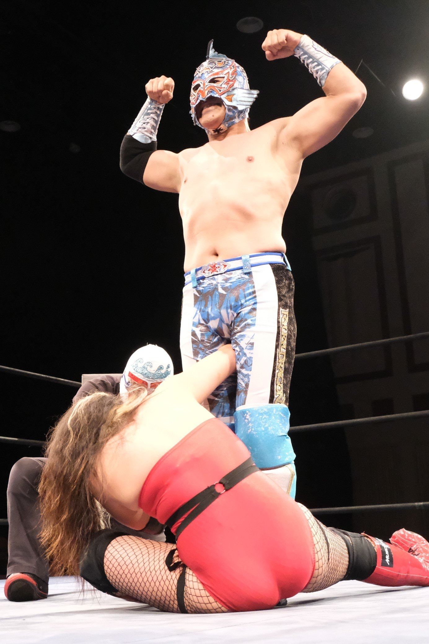 琉球ドラゴンプロレスの代表を務めるグルクンマスク