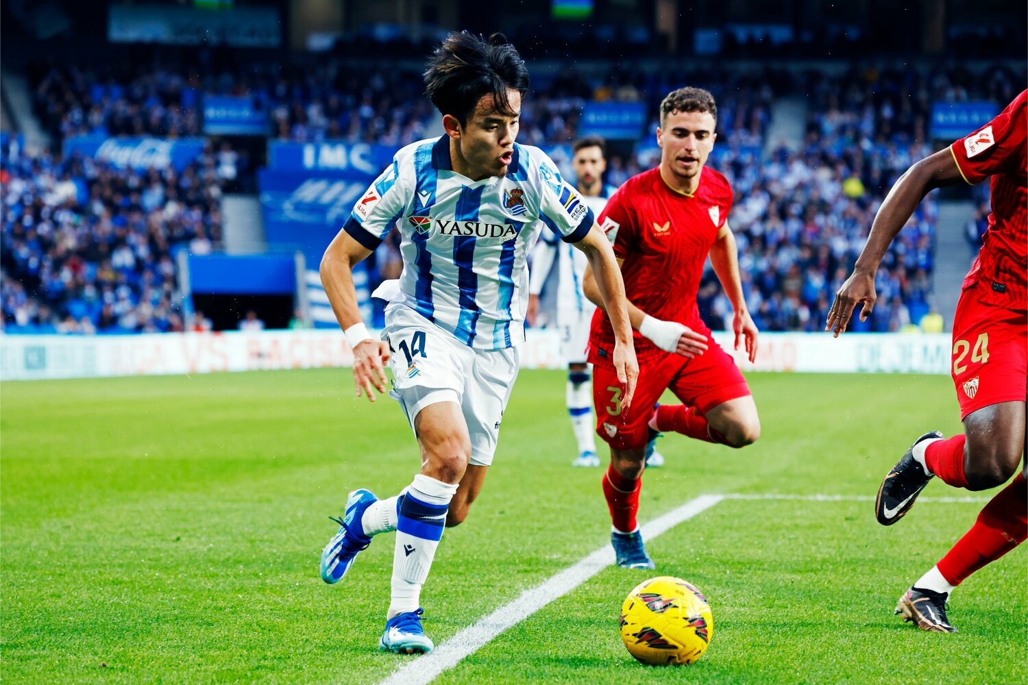 セビージャ戦、果敢な突破を見せる久保