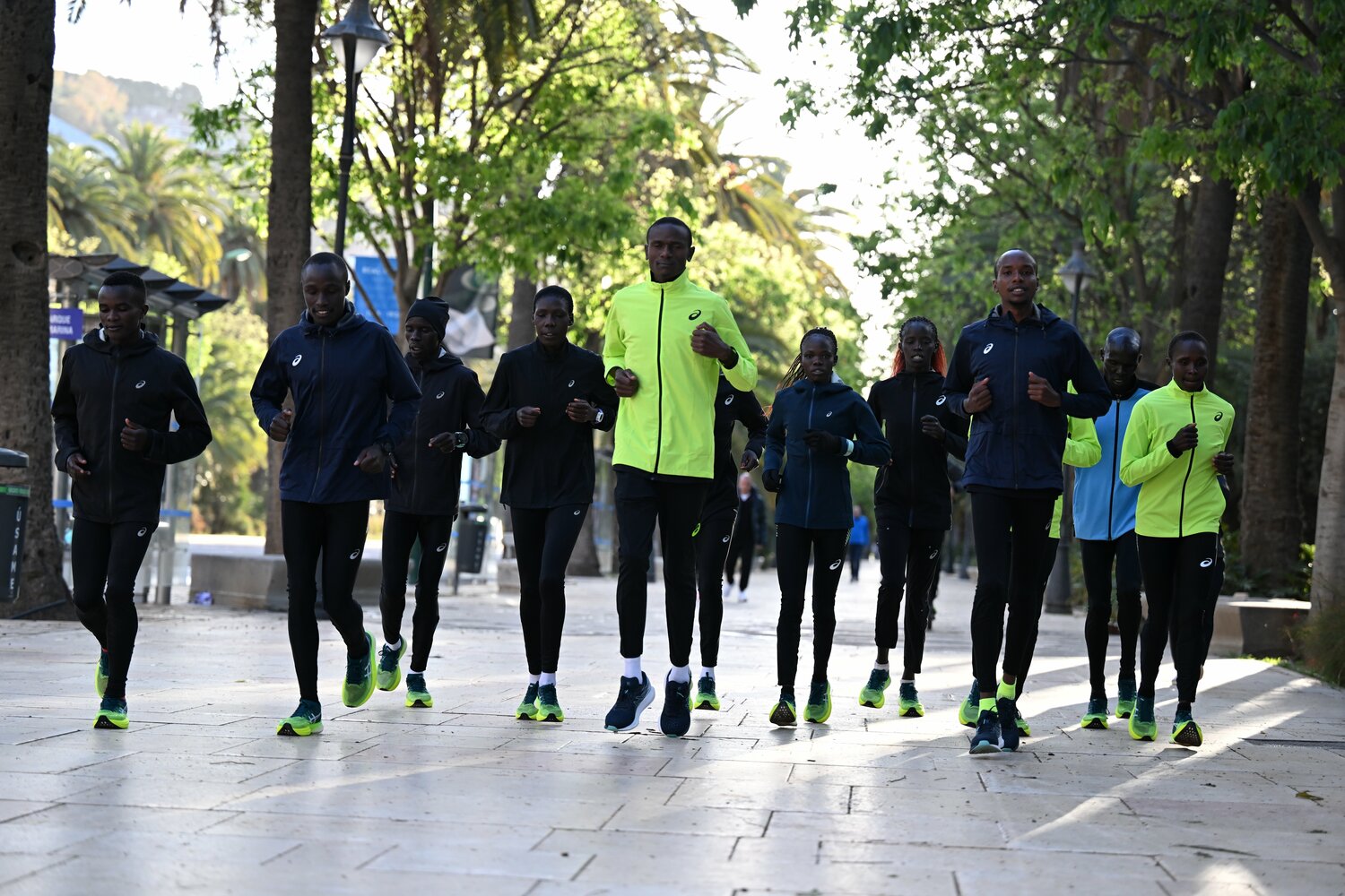 「META：Time：Trials」を前に、マラガの街で調整をする選手たち　©️Naoya Sanuki