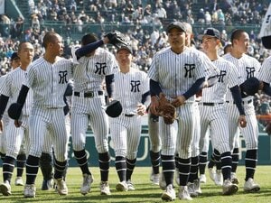 「時には一緒にサウナ」「試用期間を経て主将」甲子園V経験校・36歳監督と部員の“リアルな距離感”「甲子園に出るのが当たり前に」常葉大菊川に直撃