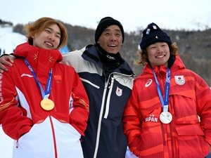 「それは非国民だよ…と言われました」スノーボード“中国代表”金メダリストを育てたある日本人コーチ秘話…「日本人に教わるなんて」からの奇跡の物語