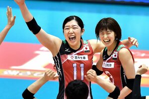 【画像】涙する木村沙織を“先輩”荒木絵里香がハグ…北京、ロンドン、リオを写真で振り返る（18枚）