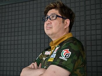 “異常な勝負強さ”は将棋で培ったからこそ…二刀流雀士・鈴木大介49歳の“デカく勝つ麻雀論”「ツキがなかったから負けた、でいいのか」＜Number Web＞ photograph by Hideki Sugiyama