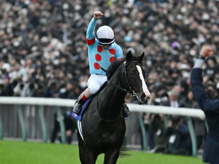 “まさかの発言”ルメールのイクイノックス評「ポニーみたい」は最上級のホメ言葉だった…ジャパンカップ圧勝後に陣営が明かした“奇跡のバランス”＜Number Web＞ photograph by Keiji Ishikawa