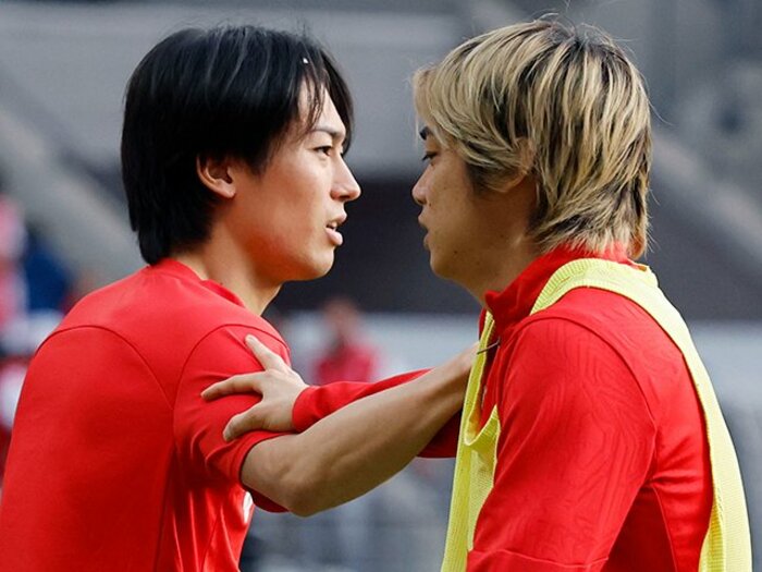 「地獄です」伊東純也も中村敬斗もボウ然の降格…激怒サポがシート投げ込み「中村には引き抜き報道」日本代表戦前に残酷なリアル＜Number Web＞ photograph by Daisuke Nakashima