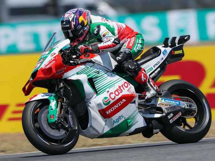 ホンダ、ヤマハに復調の気配…試行錯誤の末たどり着いた「エンジンの遅さ」とは? カタールGP4位のザルコは「着実に前進している」<Number Web> photograph by Satoshi Endo