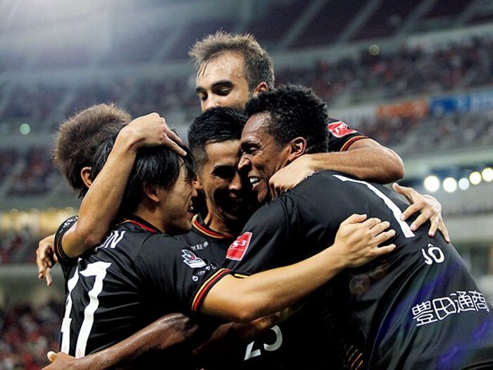 札幌の大敗と名古屋復活に見る「止める」と「運ぶ」の重要性。～名古屋・風間監督の言葉の2つの違い～＜Number Web＞ photograph by (C)N.G.E