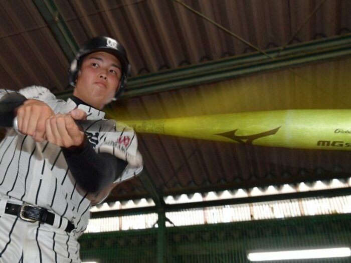 「泣くな！ この悔しさを忘れるな」17歳の村上宗隆は声を張り上げて…スラッガーを育てた“最後の夏”と大粒の涙を見せた”ただ一人”の相手＜Number Web＞ photograph by Hideki Sugiyama