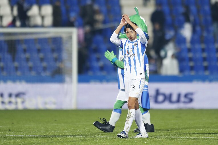 「W杯出番なし」からのリスタート…柴崎岳は今、スペイン2部でどうなっている？“思いを内に秘めたはず”30歳の今を撮った(34)