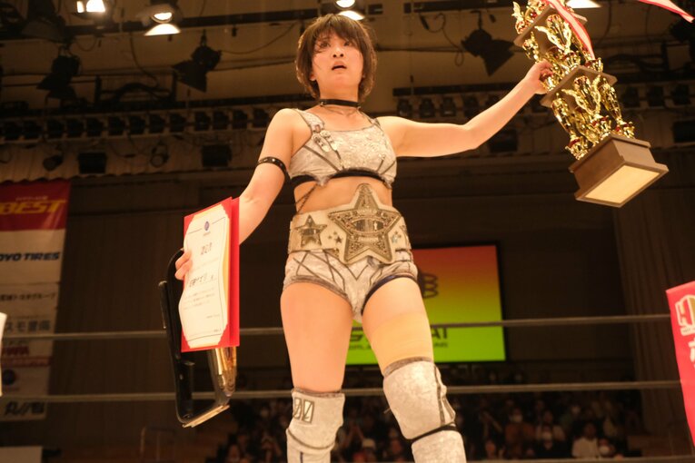 「見栄えなんて関係ない」人気女子レスラー・安納サオリが見せた“底知れないタフさ”…岩田美香戦前、母親に告げられた「勝つまで帰ってくるな」(71)