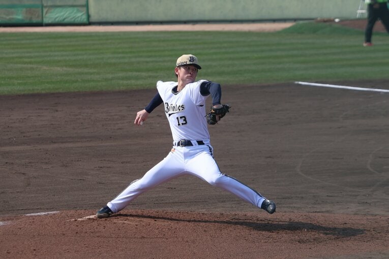 キャンプでの寺西　©Fumi Sawai