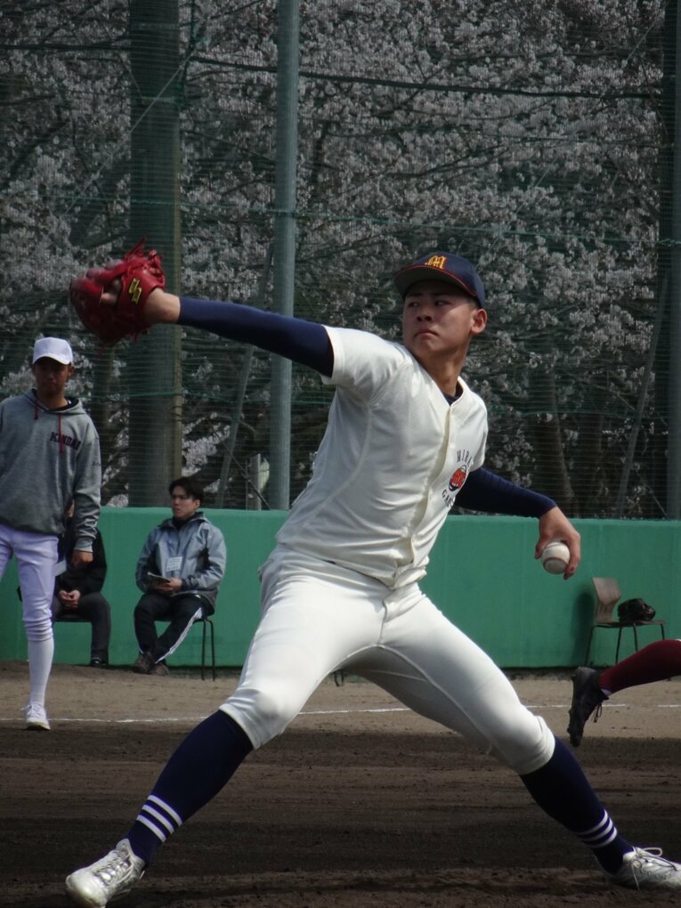 2.無名だがスゴい投手【フォーム連続写真】未来富山高校…江藤蓮 ©Yuji Yanagawa