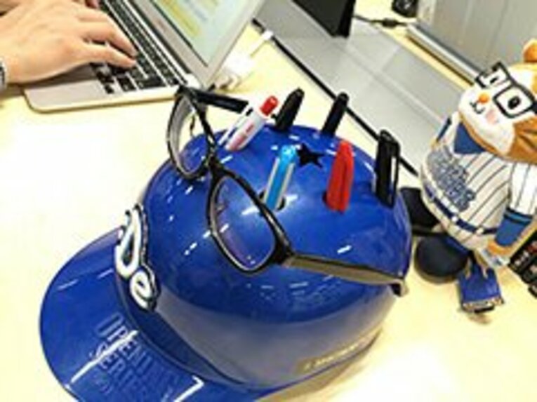 DeNAが配布した12万個のヘルメット。使い道はインテリア、照明、呪術!?(4)