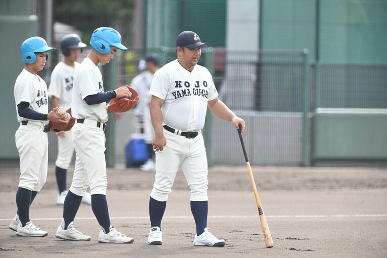 部長の田中一徳。PL学園時代、2年夏の甲子園準々決勝で横浜・松坂大輔から4安打を放っている ©Kota Inoue