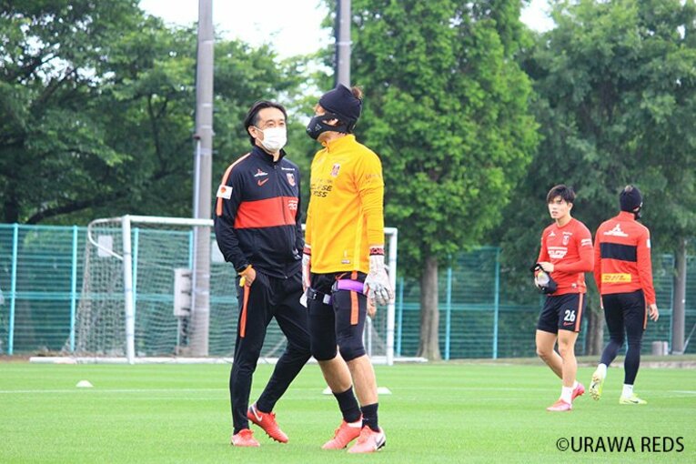 大槻監督が明かす浦和のコロナ対策。在宅トレに専用マスク、選手のケア。(11) ／ photograph by URAWA REDS