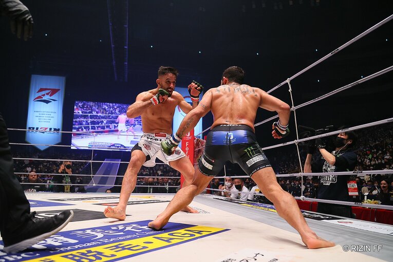 副将戦。クレベル・コイケvs.パトリシオ・ピットブル　©RIZIN FF