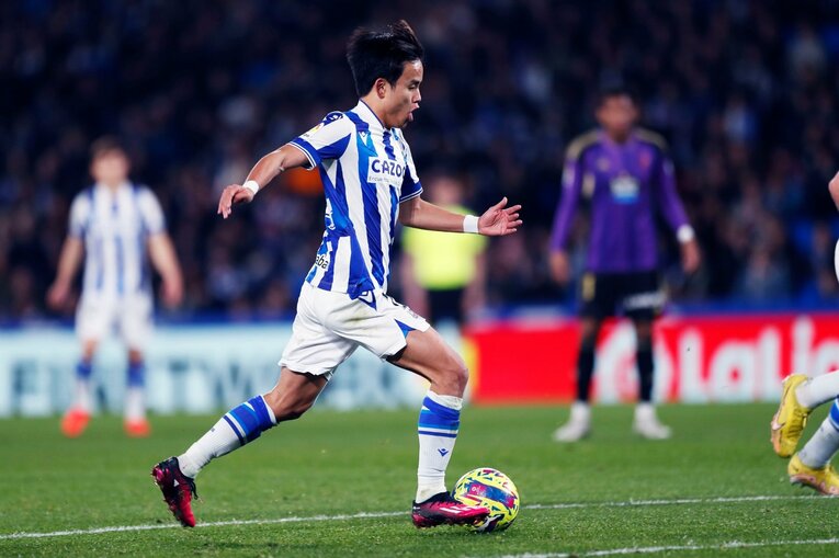 「TAKEユニの日本人ファンが増えた気が」久保建英MOMも“代えが利かない状態”を現地撮影…ソシエダは狂う歯車を直せるか(36)