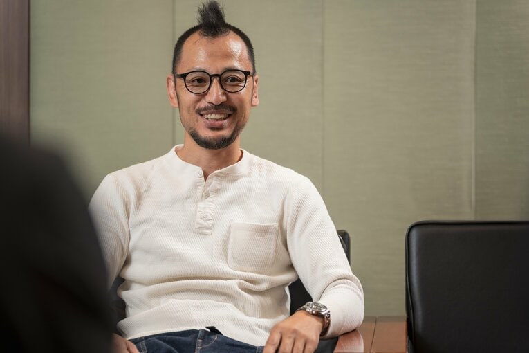 “マキバオーと同じ”白毛のソダシは「圧倒的なスター感がありますよね！」動物マンガの名手・つの丸が“保護犬活動”に尽力する理由(2)