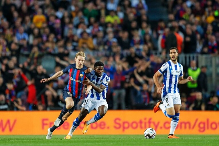 今季9点目！ 久保建英が凄まじい「バルサ撃破ドリブル、ブスケッツ退団・優勝セレモニーが同時に」カメラマンが見た“美しいカンプノウの夜”(10)