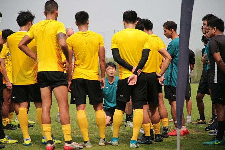タイ1部監督・石井正忠に聞く、前編。日本人指導者への期待と現地事情。(2)