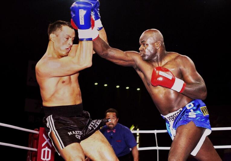 2002年5月25日のホーストvsステファン・レコ戦　©JIJI PRESS