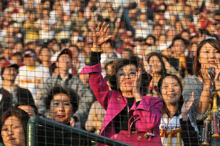 港東ムースのオーナーを務めた野村沙知代　©BUNGEISHUNJU