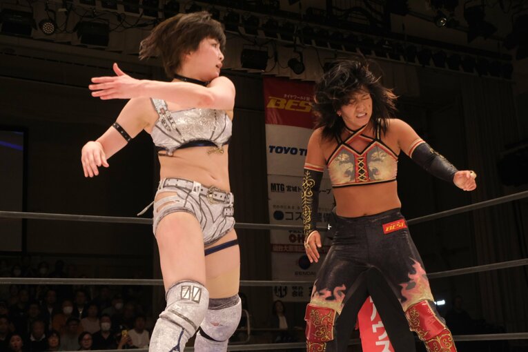 「見栄えなんて関係ない」人気女子レスラー・安納サオリが見せた“底知れないタフさ”…岩田美香戦前、母親に告げられた「勝つまで帰ってくるな」(42)