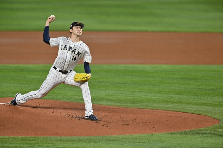 準決勝・メキシコ戦で力投する佐々木　©︎Naoya Sanuki 
