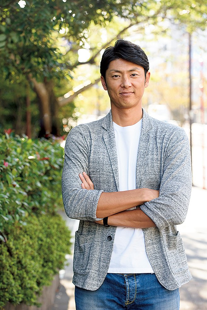 斉藤和巳（Kazumi Saito）1977年11月30日、京都府生まれ。'96年に南京都高からドラフト1位でダイエーに入団。'00年にプロ初勝利を挙げると、'03年には20勝3敗で最多勝に輝く。'06年にも18勝を挙げたが、翌年以降は右肩の怪我に苦しみ、'13年に引退　photograph by Asami Enomoto