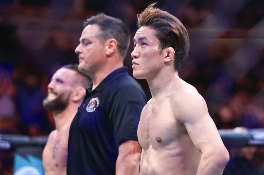 「俺に勝てないならUFCにいるべきじゃない」UFC11位の38歳に“まさかの一本負け”…朝倉海の連敗は必然なのか？「今の時点では無理」対戦した王者の予言＜Number Web＞ photograph by Getty Images