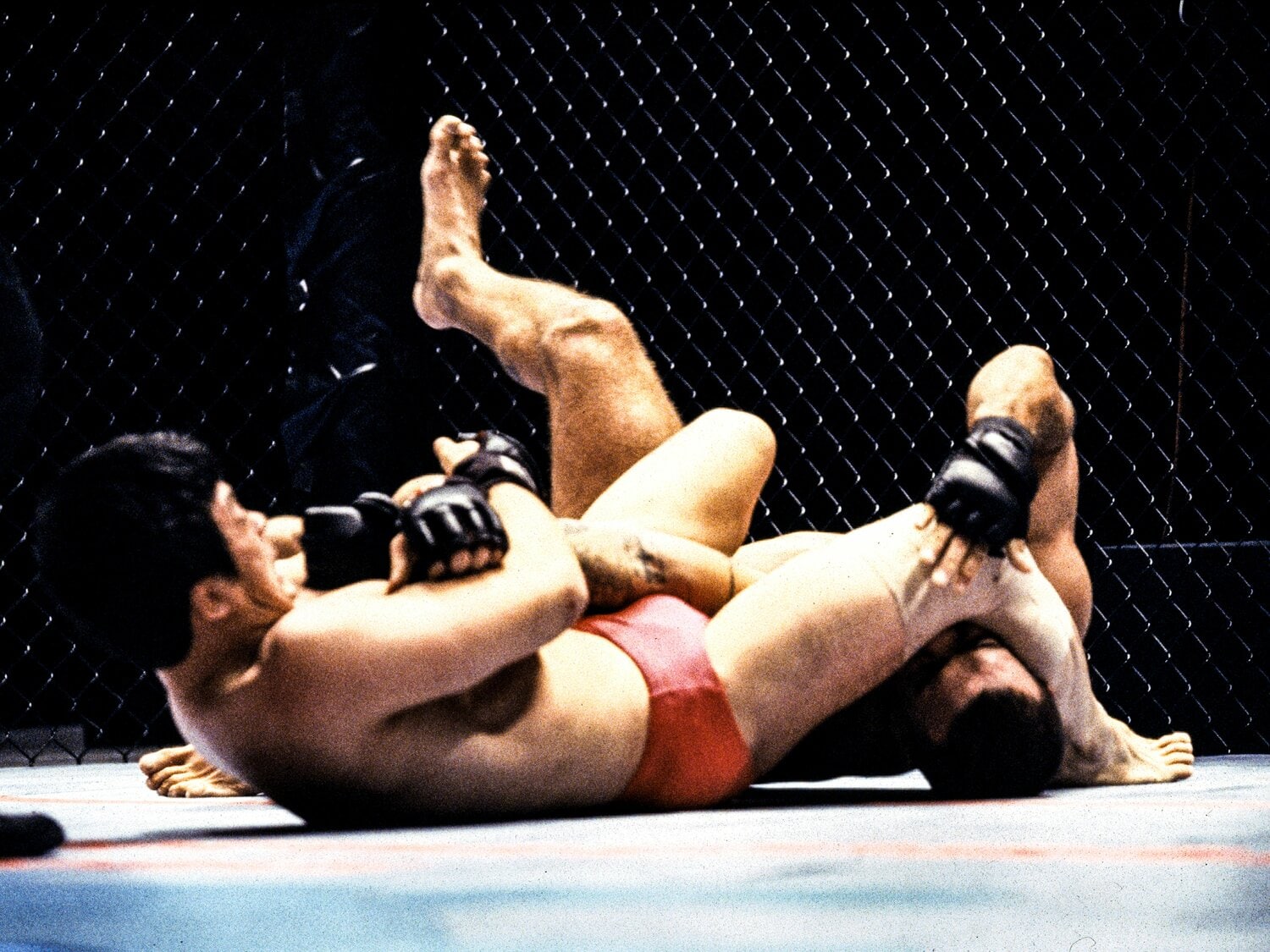 桜庭の腕十字にマーカス・コナンはたまらずタップ