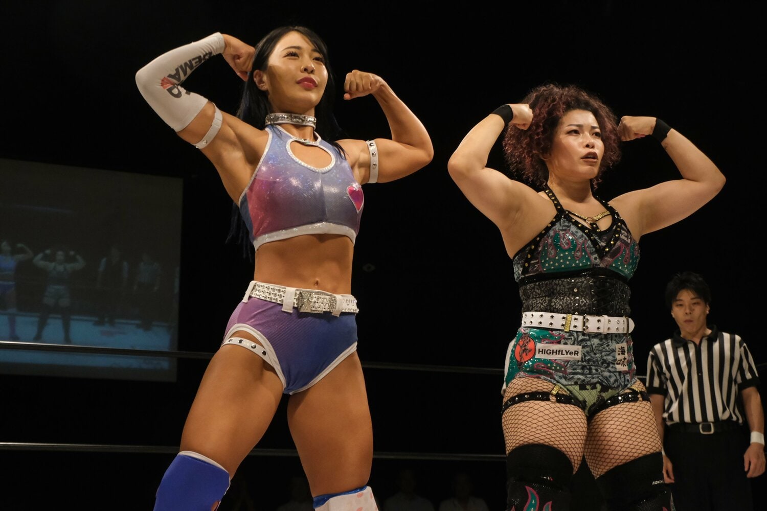 ZONESとダブルバイセップスのポージング　©Norihiro Hashimoto