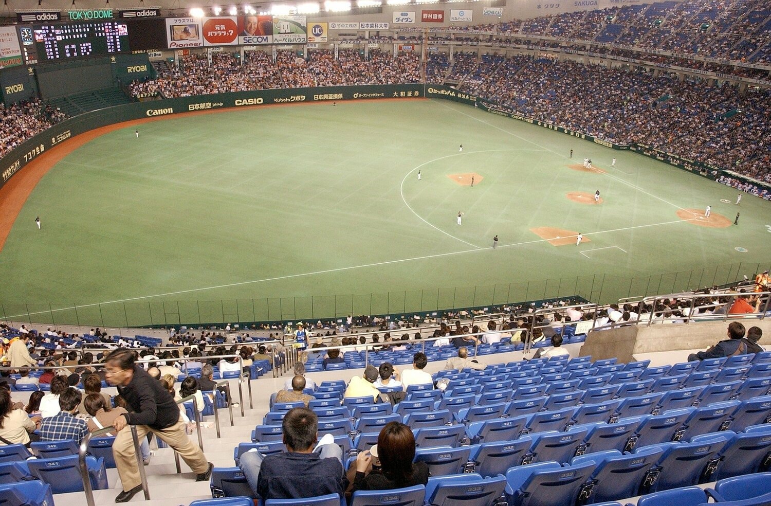 2005年5月10日オリックス戦、空席が目立つ。観衆3万6045人。巨人主催の東京ドーム公式戦では最少の入場者数だった　©JIJI PRESS