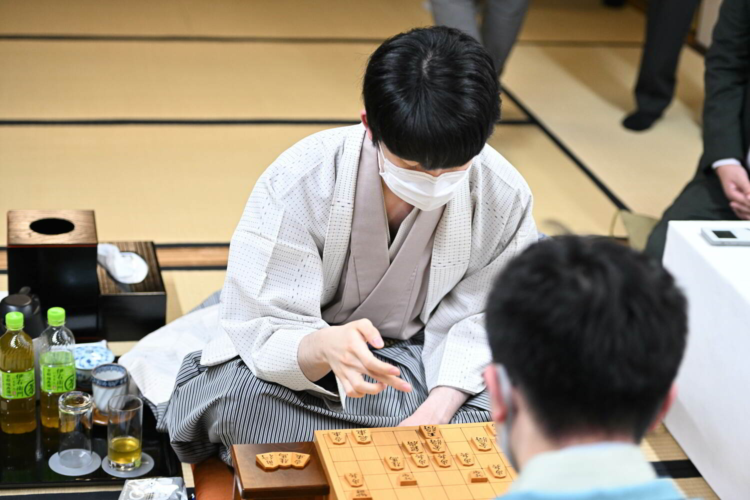 王座戦第4局の藤井　©Keiji Ishikawa