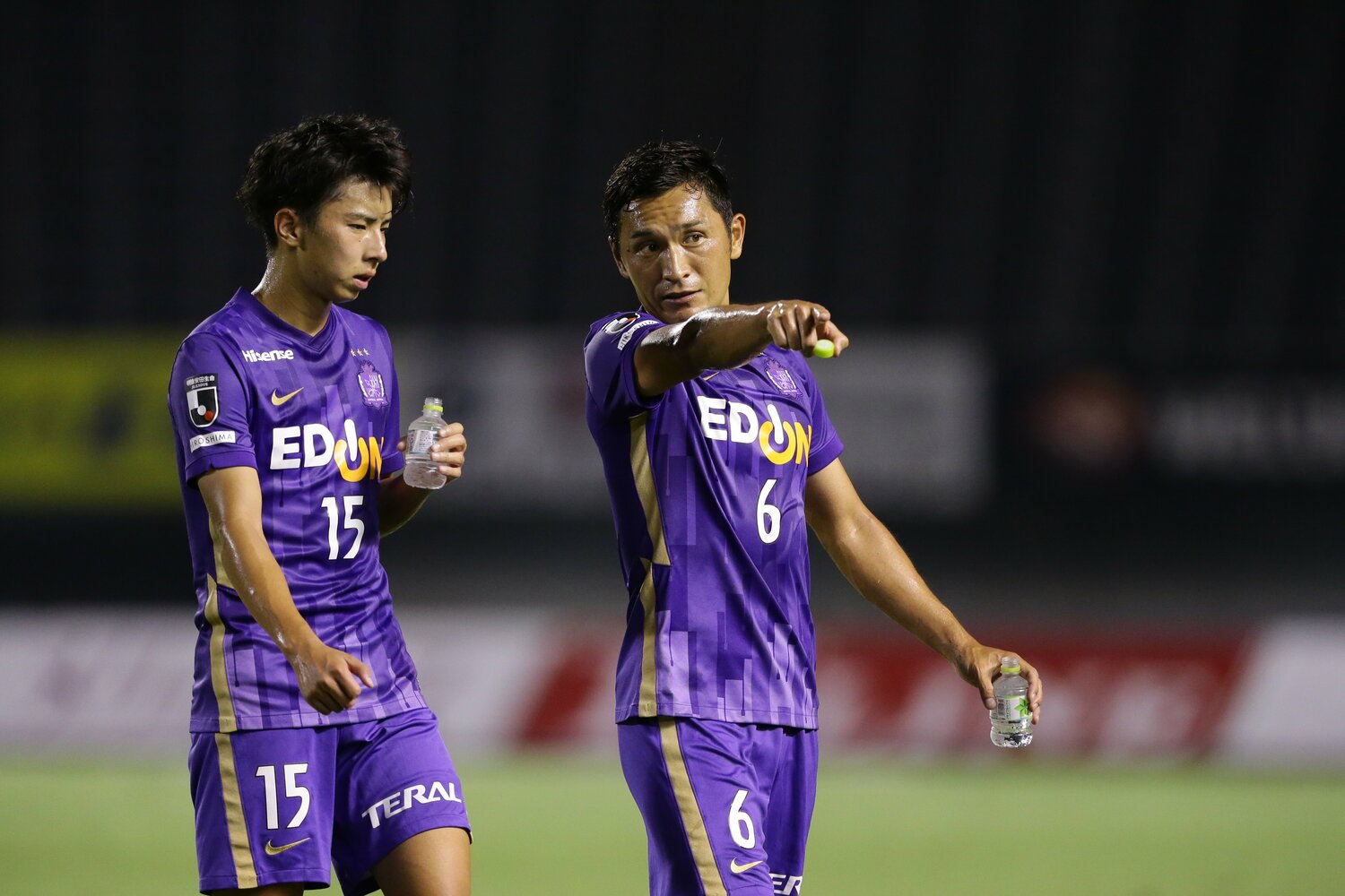 ベテラン青山の言葉はルーキーにとって大きな救いとなった　©J.LEAGUE 