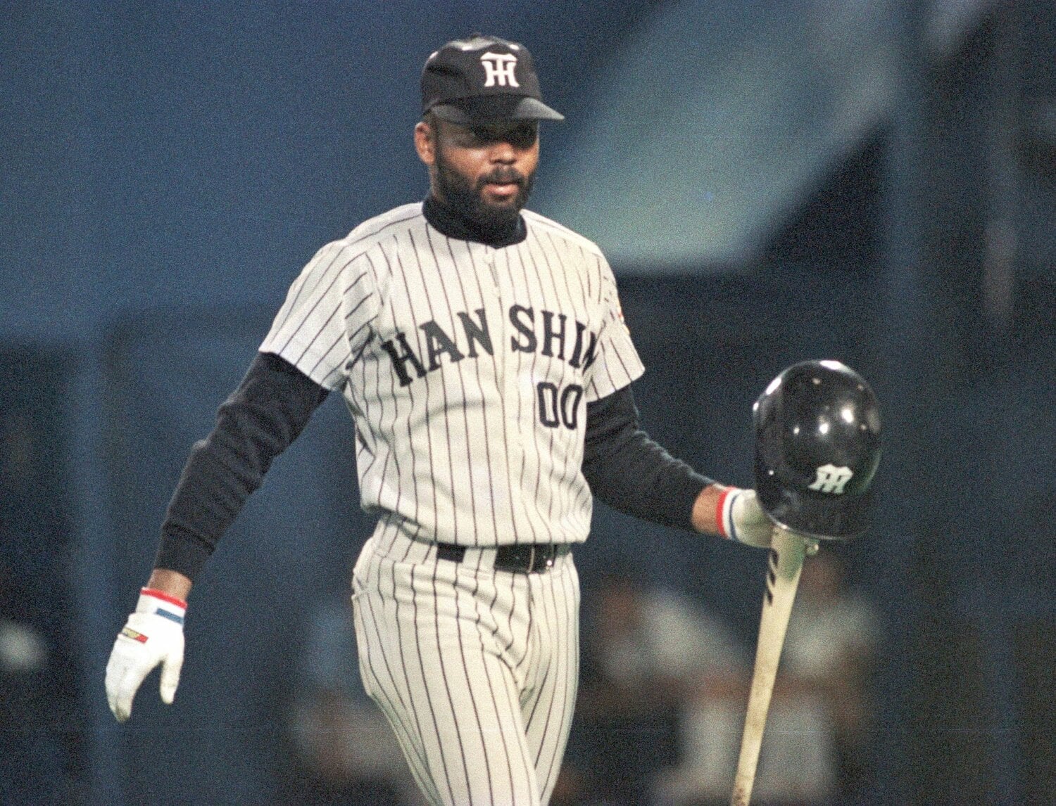 バースが不在となった88年。阪神が急遽補強したルパート・ジョーンズ。しかしチームは最下位を独走する　©Sankei Shimbun