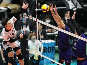 西田有志のサービスエースの裏に。ジェイテクト悲願のVリーグ初優勝。