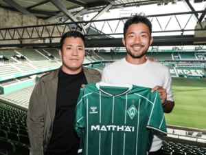 「瀬古歩夢が断った“破格オファー”の真相」日本人代理人が告白…今夏、菅原由勢ら5人の移籍を実現させた男が明かす「交渉で10回はケンカした」