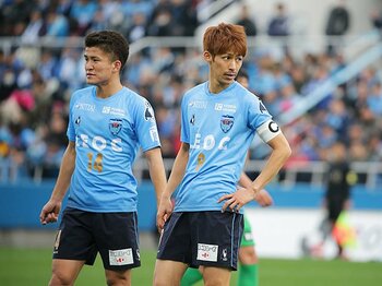 横浜FC、J1への道は断たれても。「やり切ったので悔いはないです」＜Number Web＞ photograph by J.LEAGUE