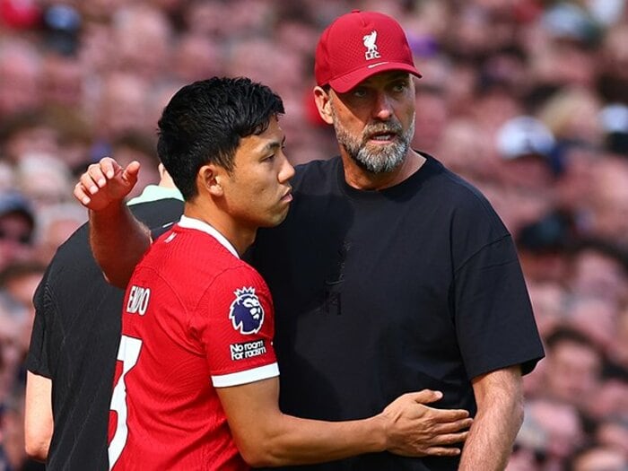 「クロップの手腕に問題？ ノーだ」遠藤航所属リバプールが再建を託した“不運すぎる名将”…「彼らのお陰で僕はここにいる」と感謝した日＜Number Web＞ photograph by Chris Brunskill/Fantasista,Getty Images